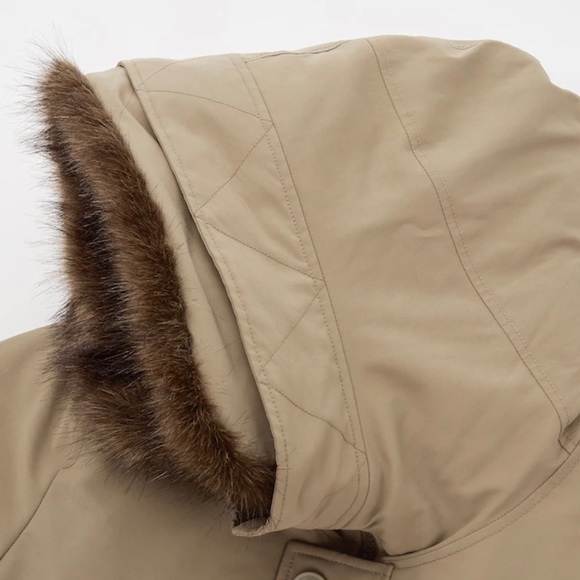 (SOLD) Uniqlo Hybrid Down coat - Picture 5 of 11